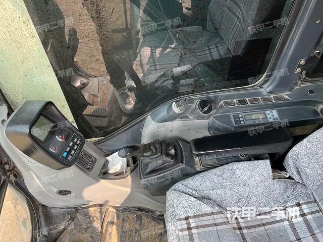 驾驶室整体（整机外观）