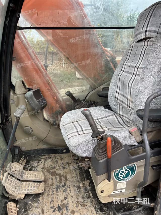 驾驶室整体（整机外观）