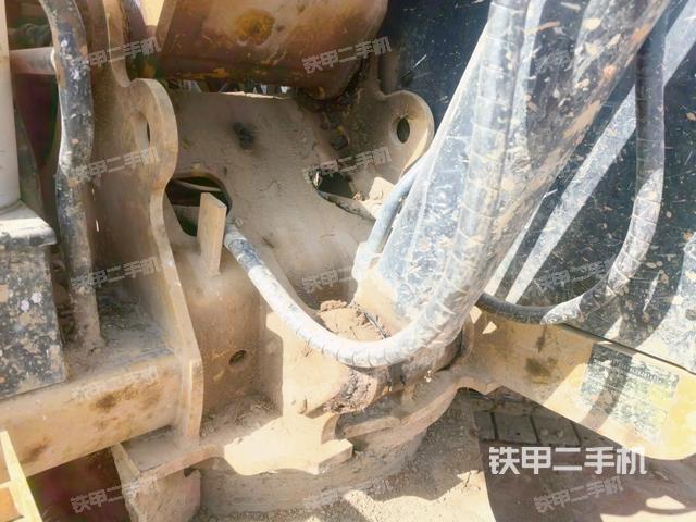 大臂根部?斜（工作和回轉(zhuǎn)裝置）