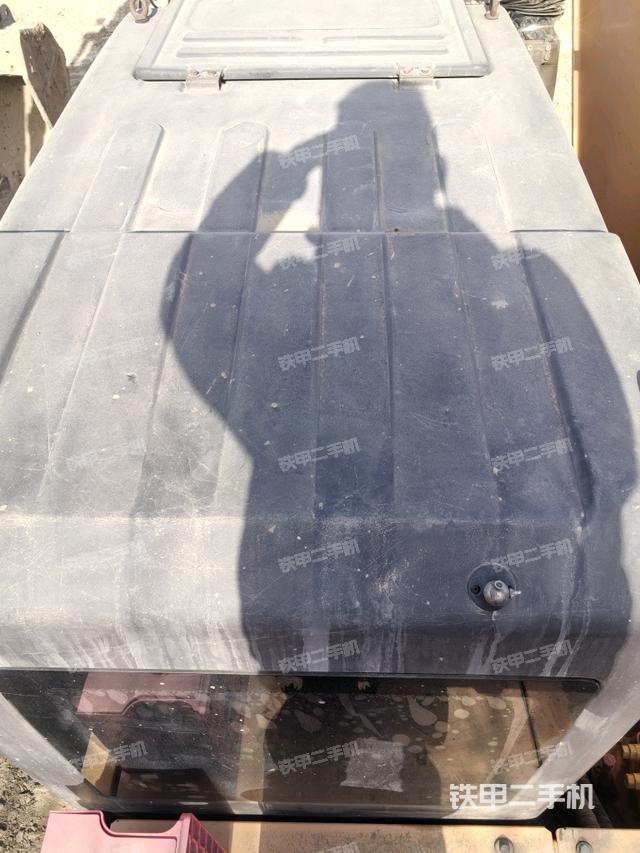 駕駛室頂部（整機(jī)外觀）