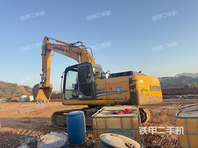 龙工LG6215挖掘机