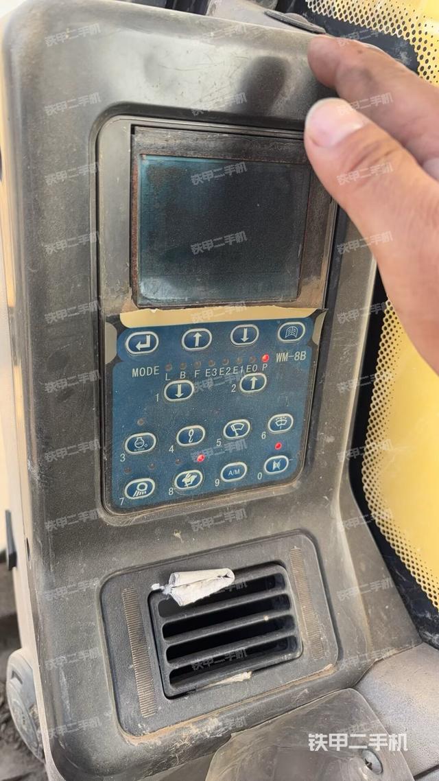 座椅左侧控制台/音响/含左手柄（驾驶室部分）