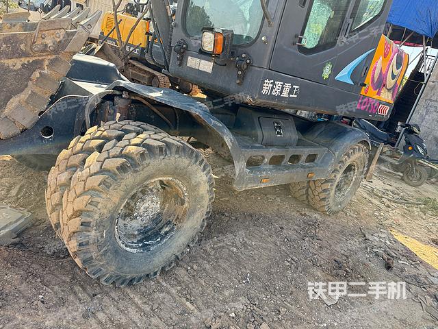 單側(cè)履帶整體（整機(jī)外觀）