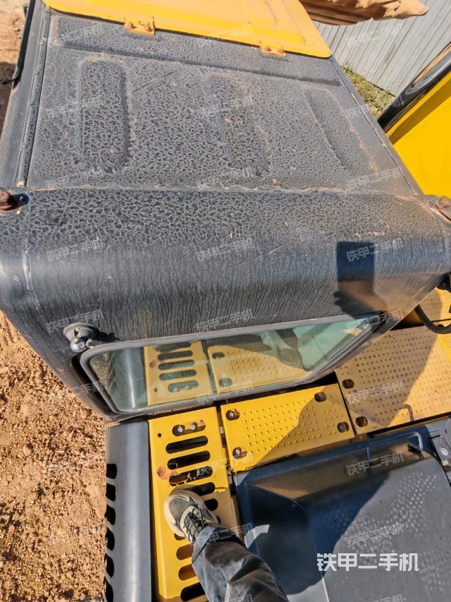 駕駛室頂部（整機(jī)外觀）