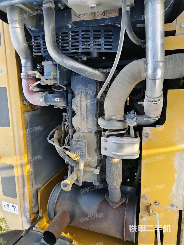 发动机室（上车部件）