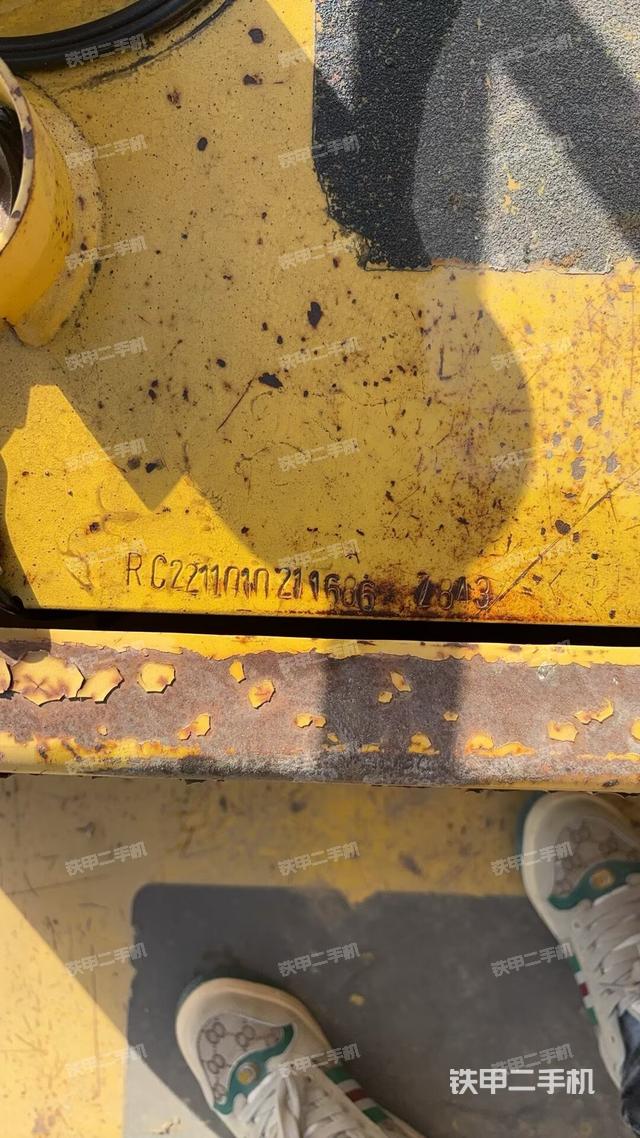 大臂背部俯视（工作和回转装置）