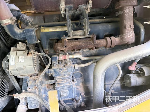 发动机右侧（整机外观及大件）