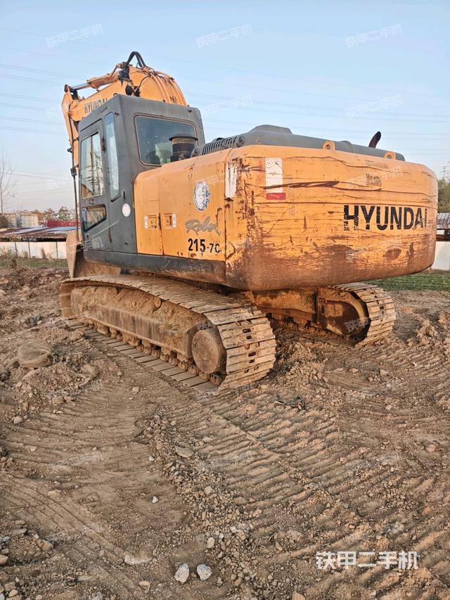 现代R215-7C挖掘机