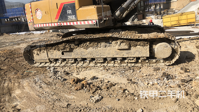 單側(cè)履帶整體（整機(jī)外觀）