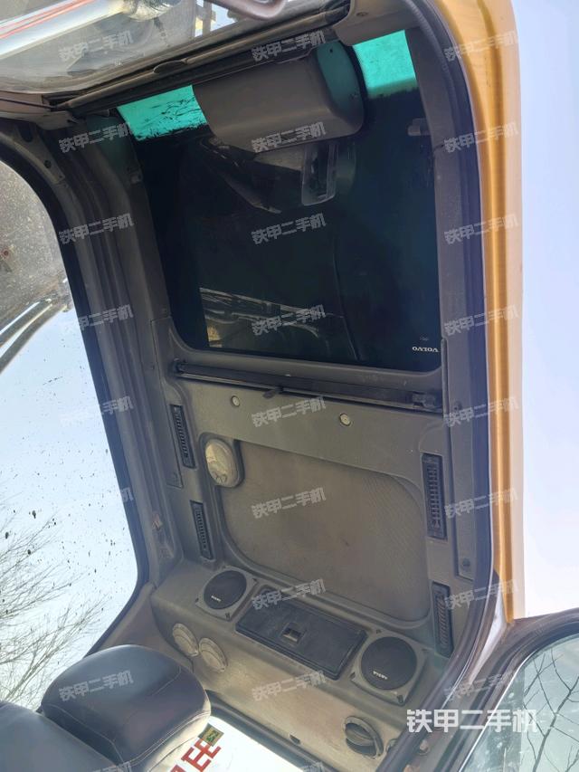 驾驶室顶部（整机外观）