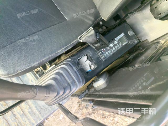 座椅左側(cè)控制臺(tái)/音響/含左手柄（駕駛室部分）