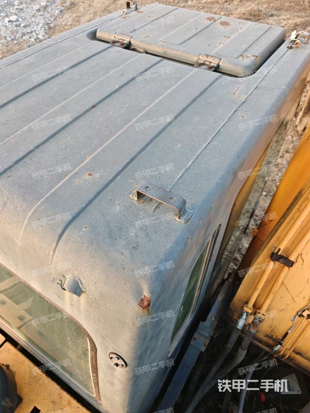 后窗玻璃角标（驾驶室部分）