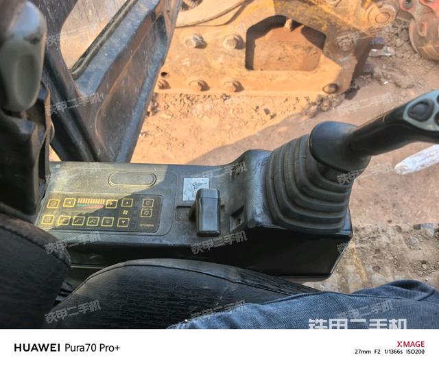 座椅左側(cè)控制臺/音響/含左手柄（駕駛室部分）