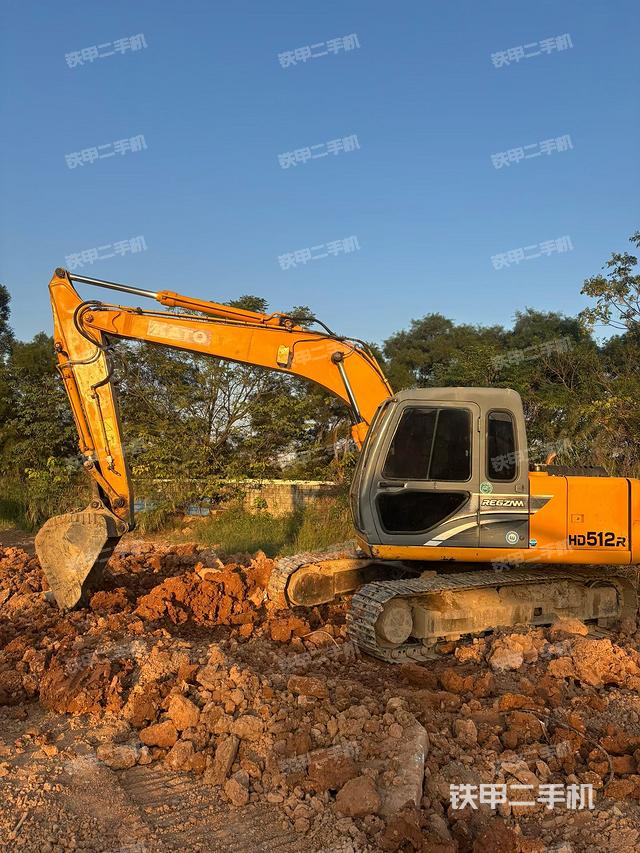 加藤HD512R挖掘机