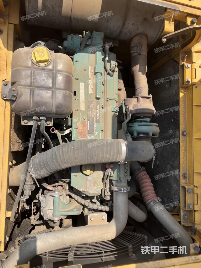 发动机整体俯视（整机外观）