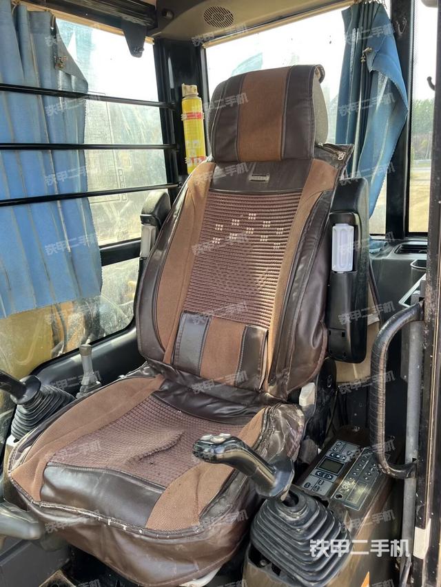 驾驶室整体（整机外观）