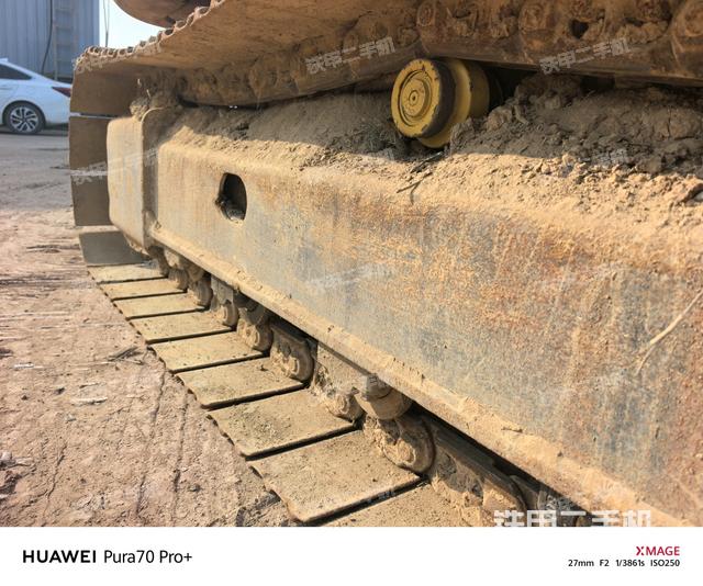 右驅(qū)動輪（行走機構(gòu)）