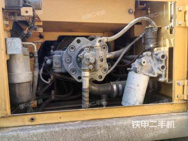 液壓泵艙室正面整體（整機(jī)外觀）