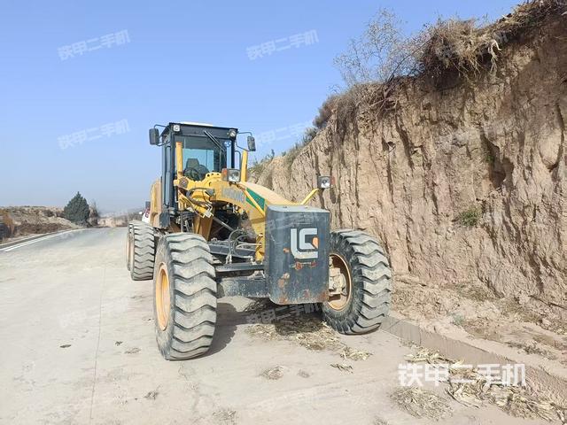 整机左侧（设备外观及核心部件）