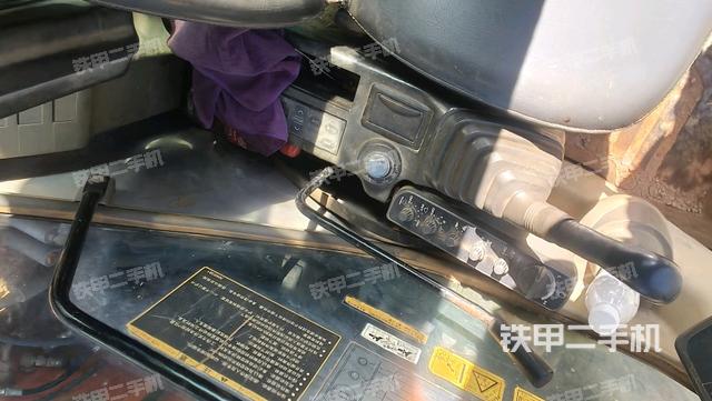 駕駛室整體（整機(jī)外觀）