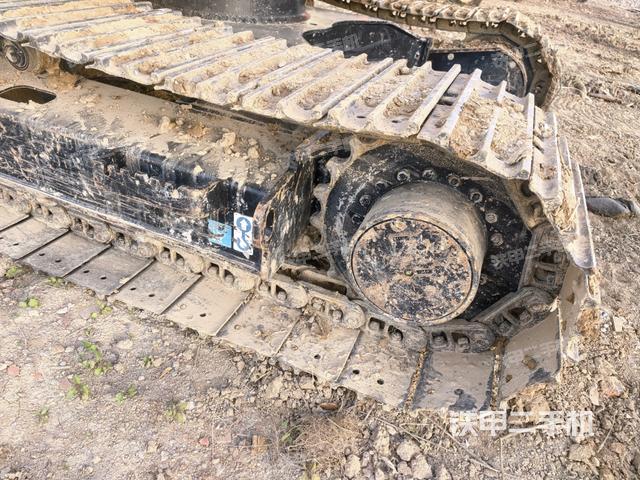 右驅(qū)動(dòng)輪（行走機(jī)構(gòu)）