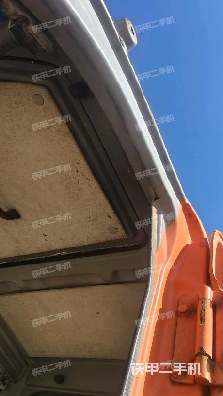 驾驶室顶部（整机外观）