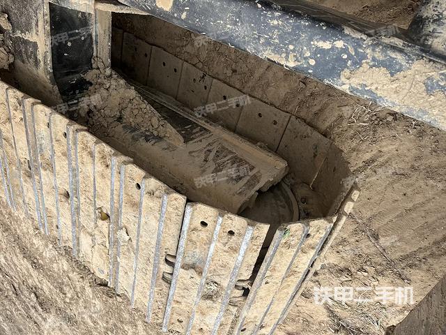 單側(cè)履帶整體（整機(jī)外觀）