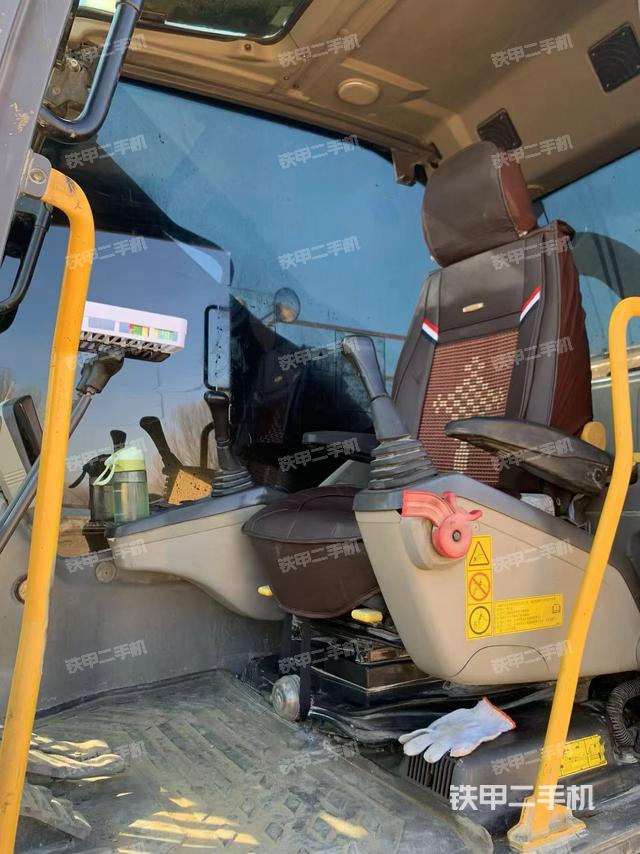 驾驶室整体（整机外观）