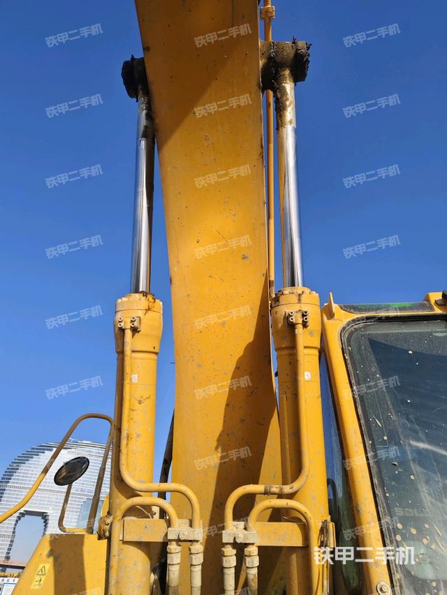 大臂油缸整體?豎拍（工作和回轉(zhuǎn)裝置）