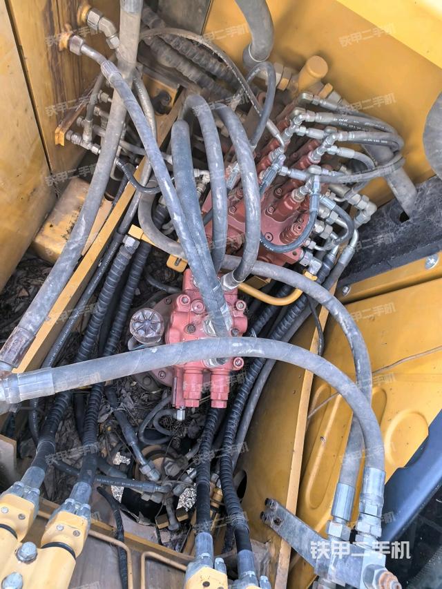 回轉(zhuǎn)馬達(dá)（上車部件）