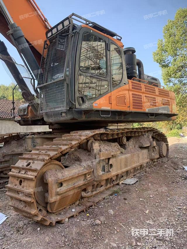 斗山DX520LC-9C挖掘機(jī)