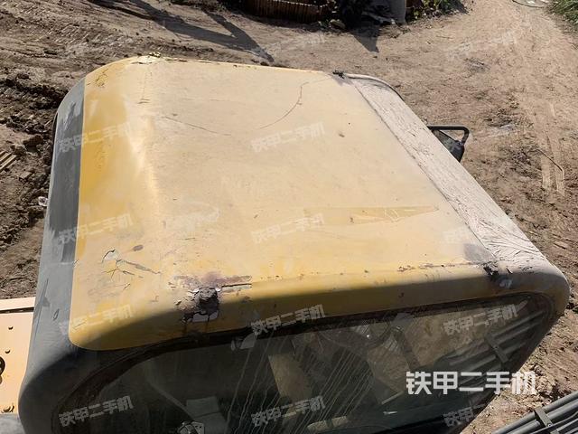 驾驶室顶部（整机外观）