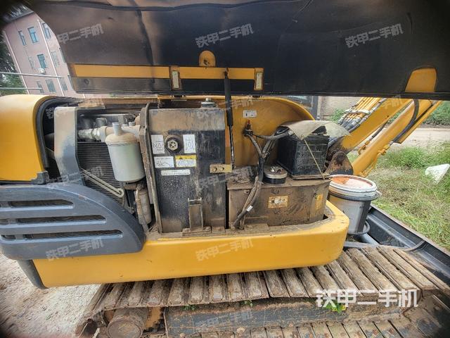 回轉(zhuǎn)馬達和主控閥（整機外觀）