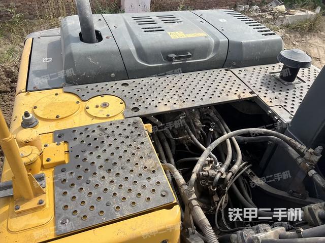 驾驶室顶部（整机外观）