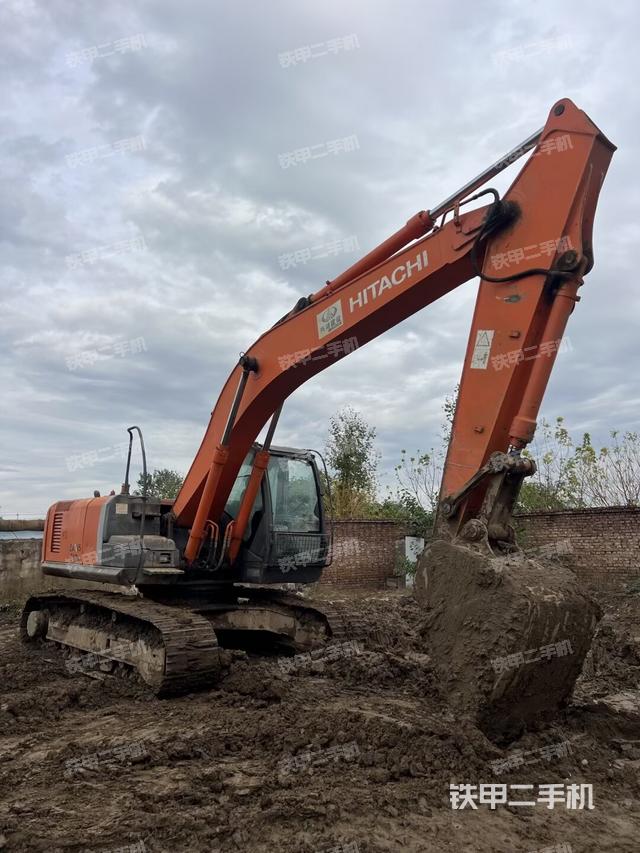 驾驶室顶部（整机外观）