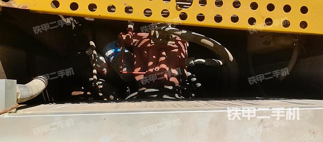 液壓泵艙室正面整體（整機(jī)外觀）