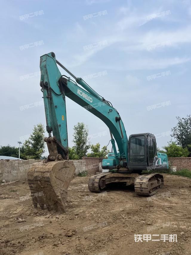 駕駛室頂部（整機(jī)外觀）