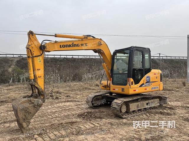 駕駛室整體（整機(jī)外觀）