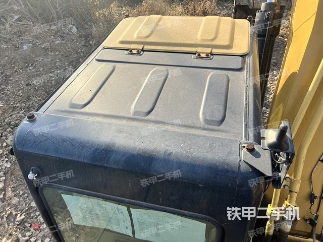 驾驶室顶部（整机外观）