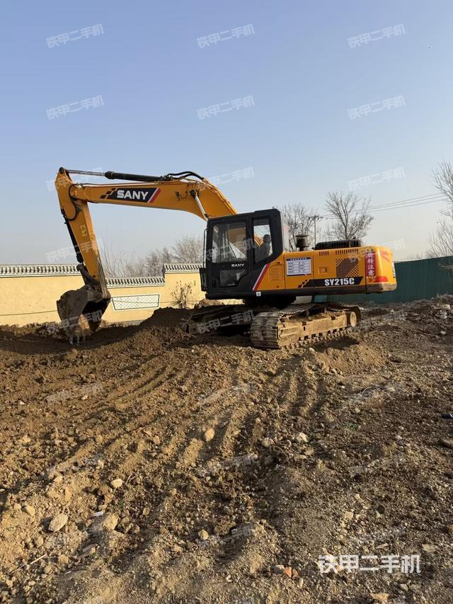 三一重工SY215C挖掘机