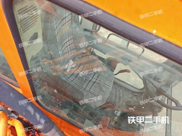 駕駛室頂部（整機(jī)外觀）