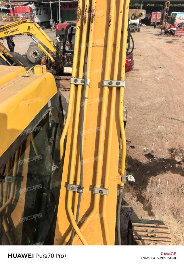 大臂背部俯視（工作和回轉(zhuǎn)裝置）