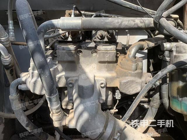 液壓泵艙室正面整體（整機(jī)外觀）