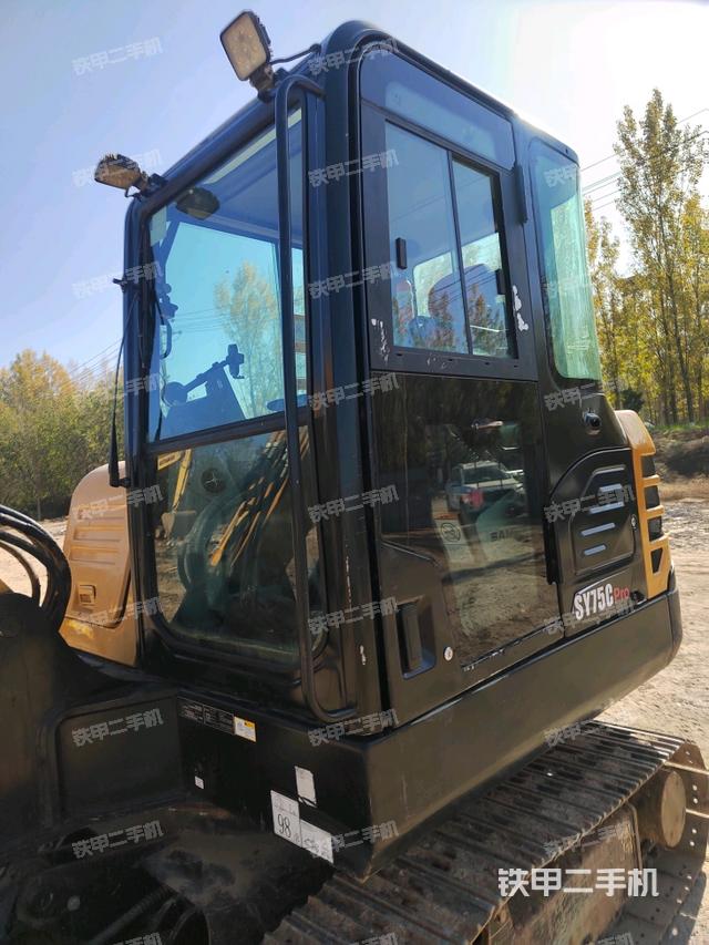 駕駛室頂部（整機(jī)外觀）