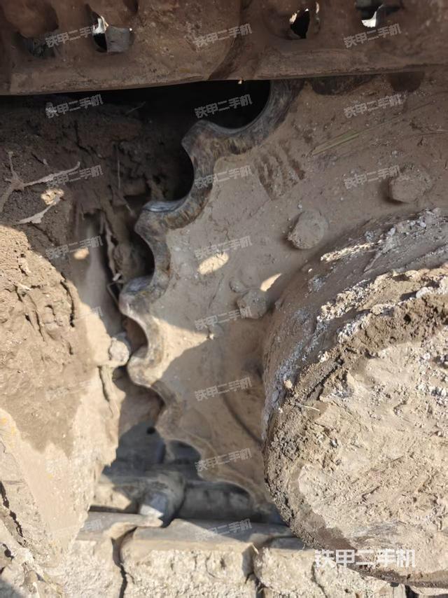 單側(cè)履帶整體（整機(jī)外觀）