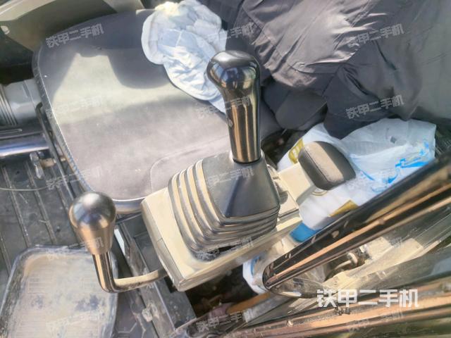 座椅左側(cè)控制臺/音響/含左手柄（駕駛室部分）