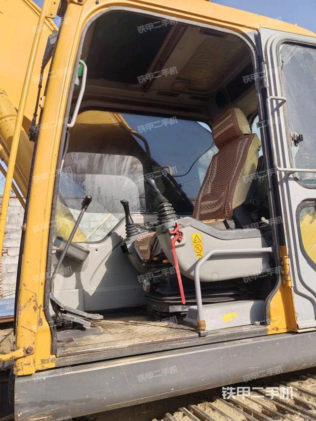 驾驶室整体（整机外观）