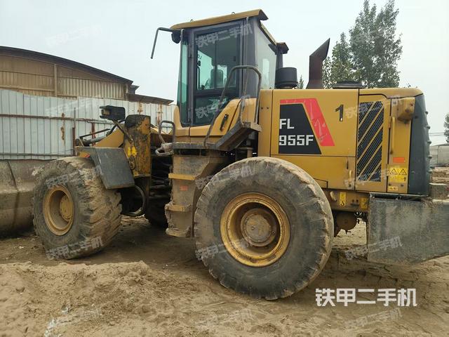 雷沃重工FL955F裝載機