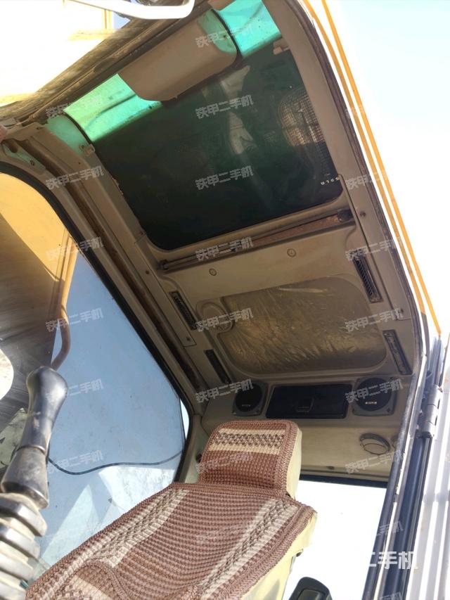 驾驶室顶部（整机外观）