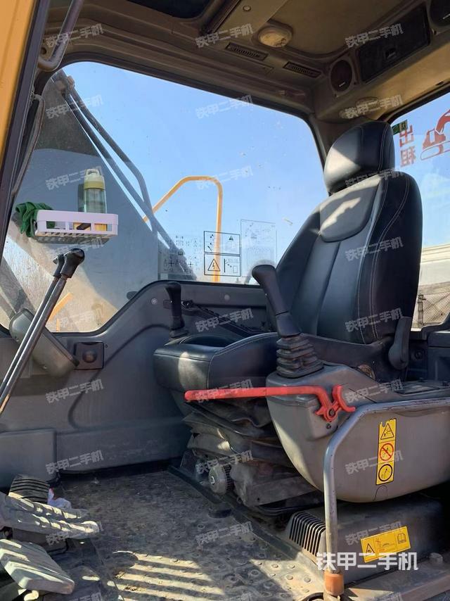 驾驶室整体（整机外观）